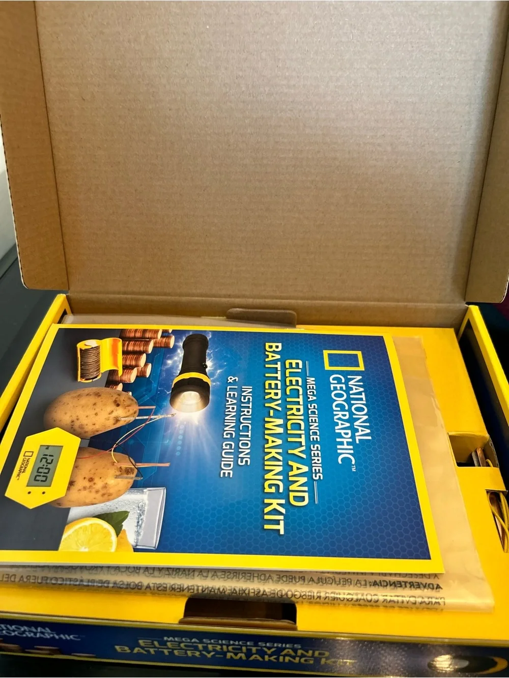 National Geographic Blue and Yellow Electricity & Battery Science Kit